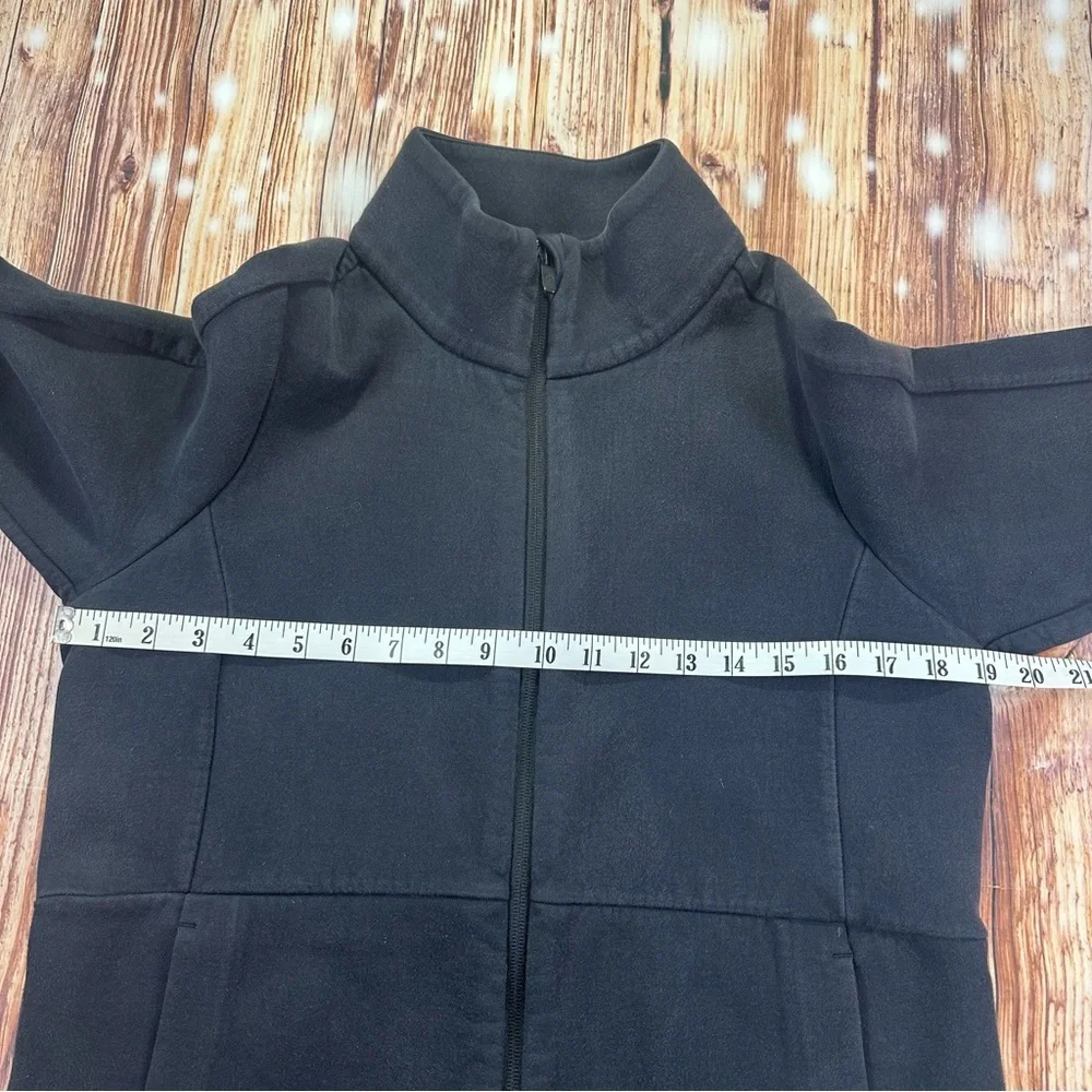 Lululemon Women's Insculpt Jacket Color Heathered Black / Black Size 8 Full Zip